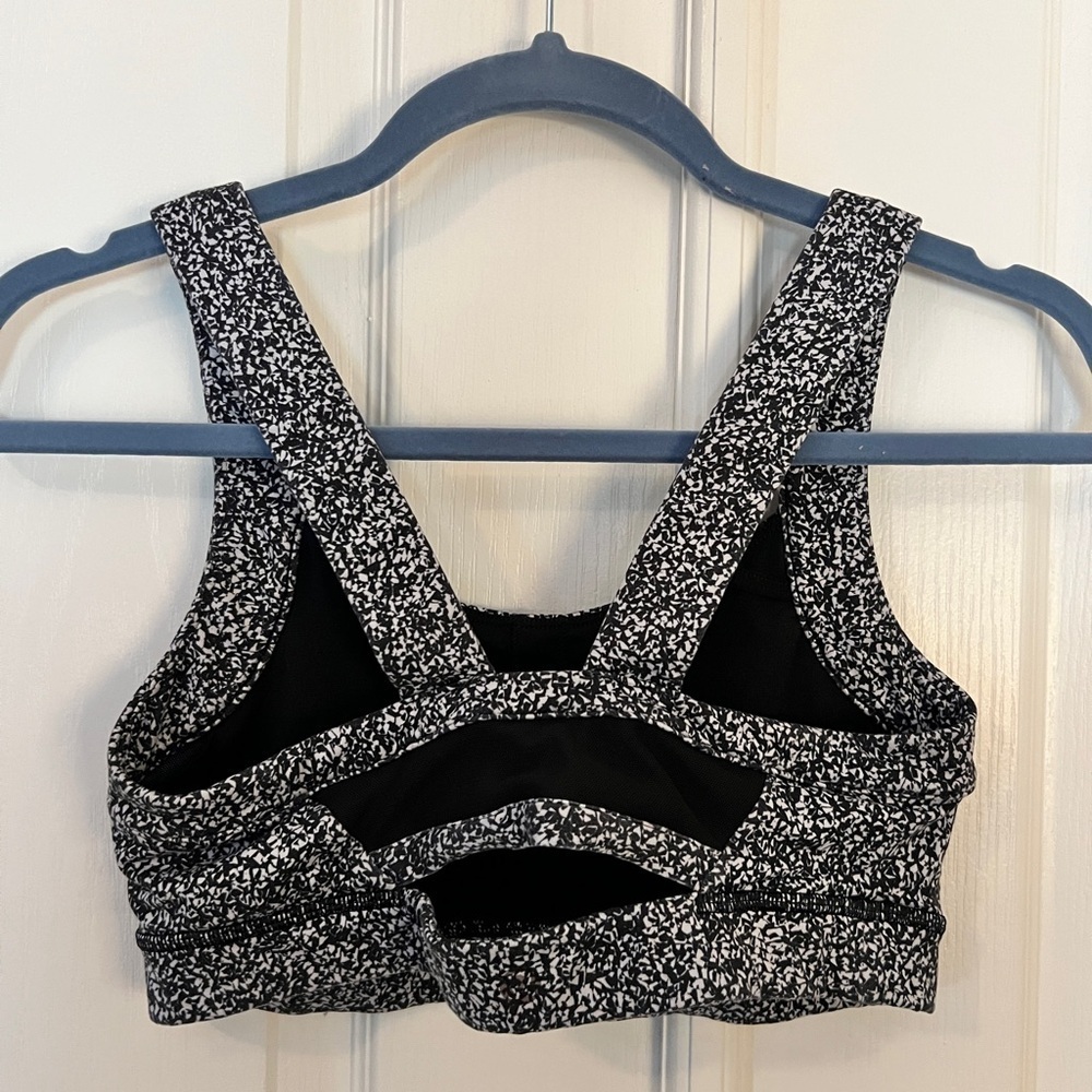LULULEMON 6 Pavement Pusher Sports Bra NO PADS - Picture 2 of 8